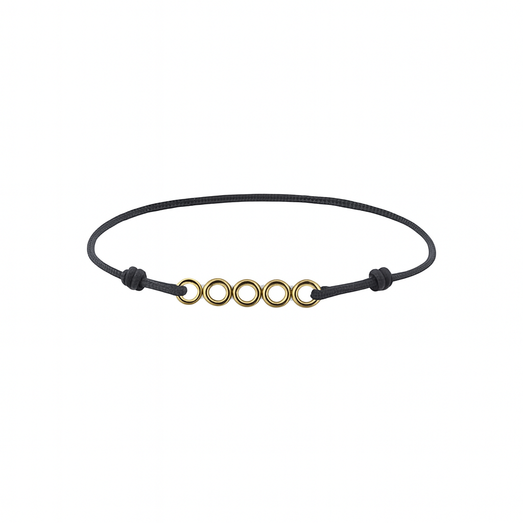 Pulsera macramé oro con anillas de diseño Eyhses, vista frontal